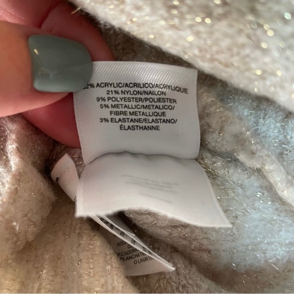 Anne Klein Women’s Cream Gold Metallic V-neck Fuzzy Pullover Sweater Large - Picture 6 of 10